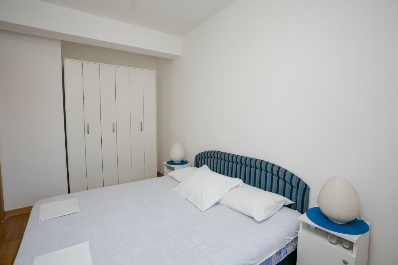 Apartment With Sea View Rafailovići Eksteriør billede