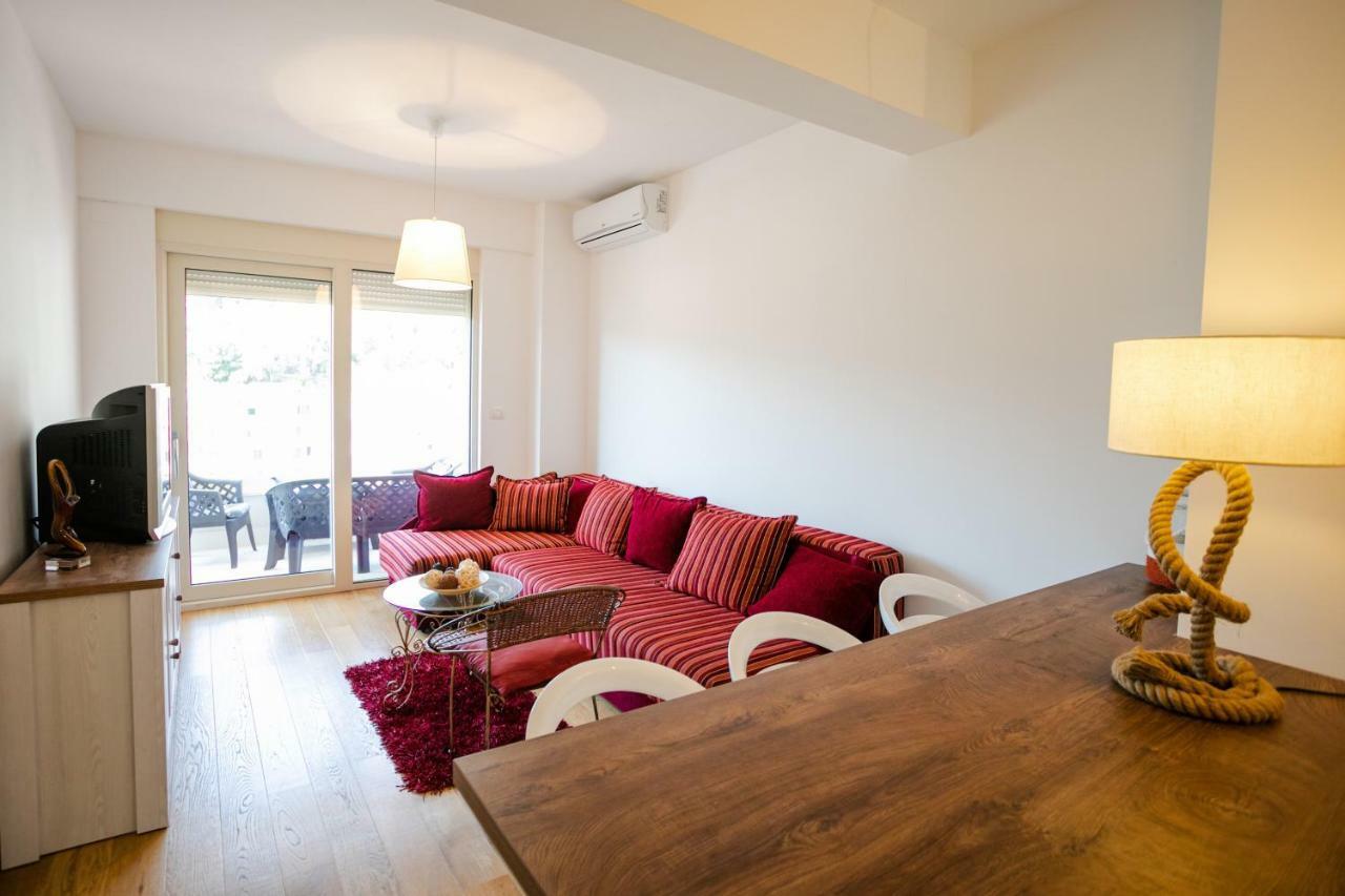 Apartment With Sea View Rafailovići Eksteriør billede