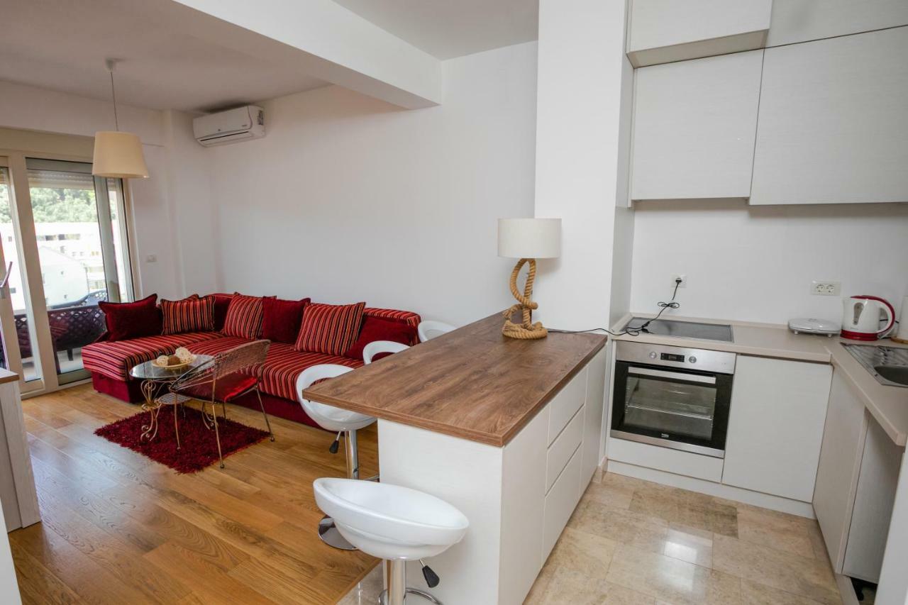 Apartment With Sea View Rafailovići Eksteriør billede