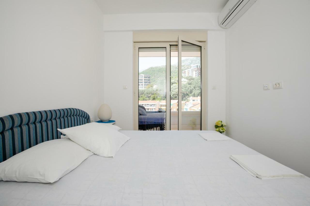 Apartment With Sea View Rafailovići Eksteriør billede